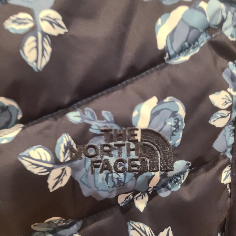 The North Face Down Puffer Vest Floral -- Women's XS - Picture 4 of 5